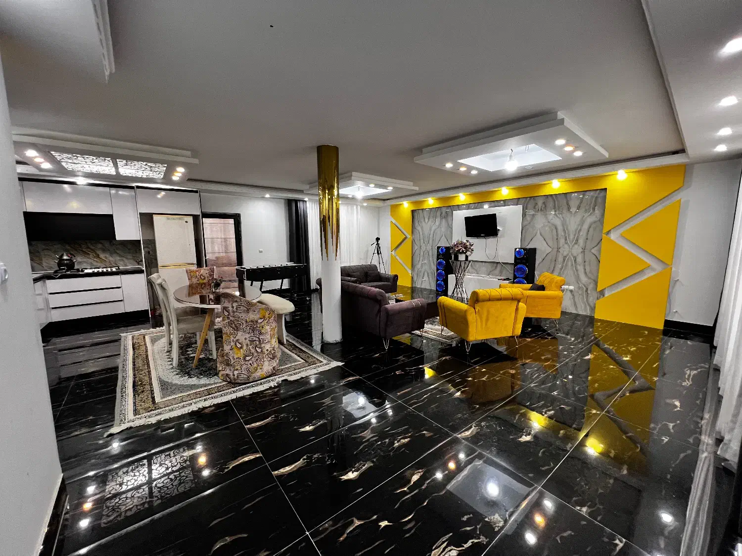 اجاره روزانه ویلا استخر رو باز چهار فصل|اجارهٔ کوتاهمدت ویلا و باغ|فردیس, شهرک ناز|دیوار