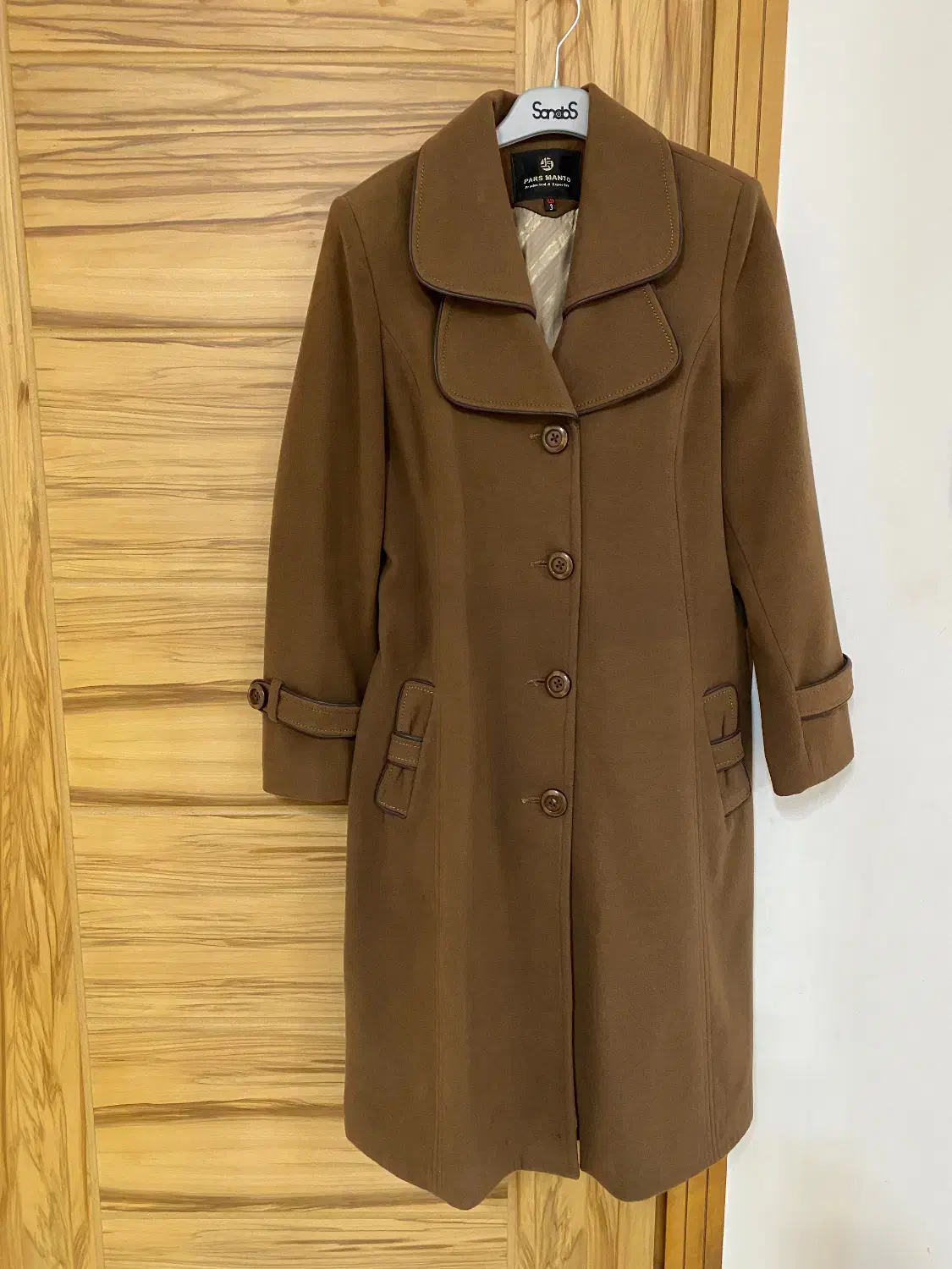 پالتو|لباس|شیراز, ارم|دیوار