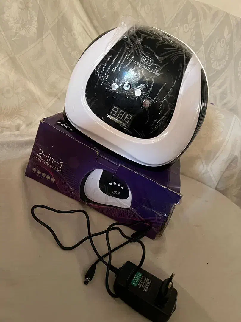 وسایل کاشت ناخن .|آرایشگاه و سالنهای زیبایی|کازرون, |دیوار