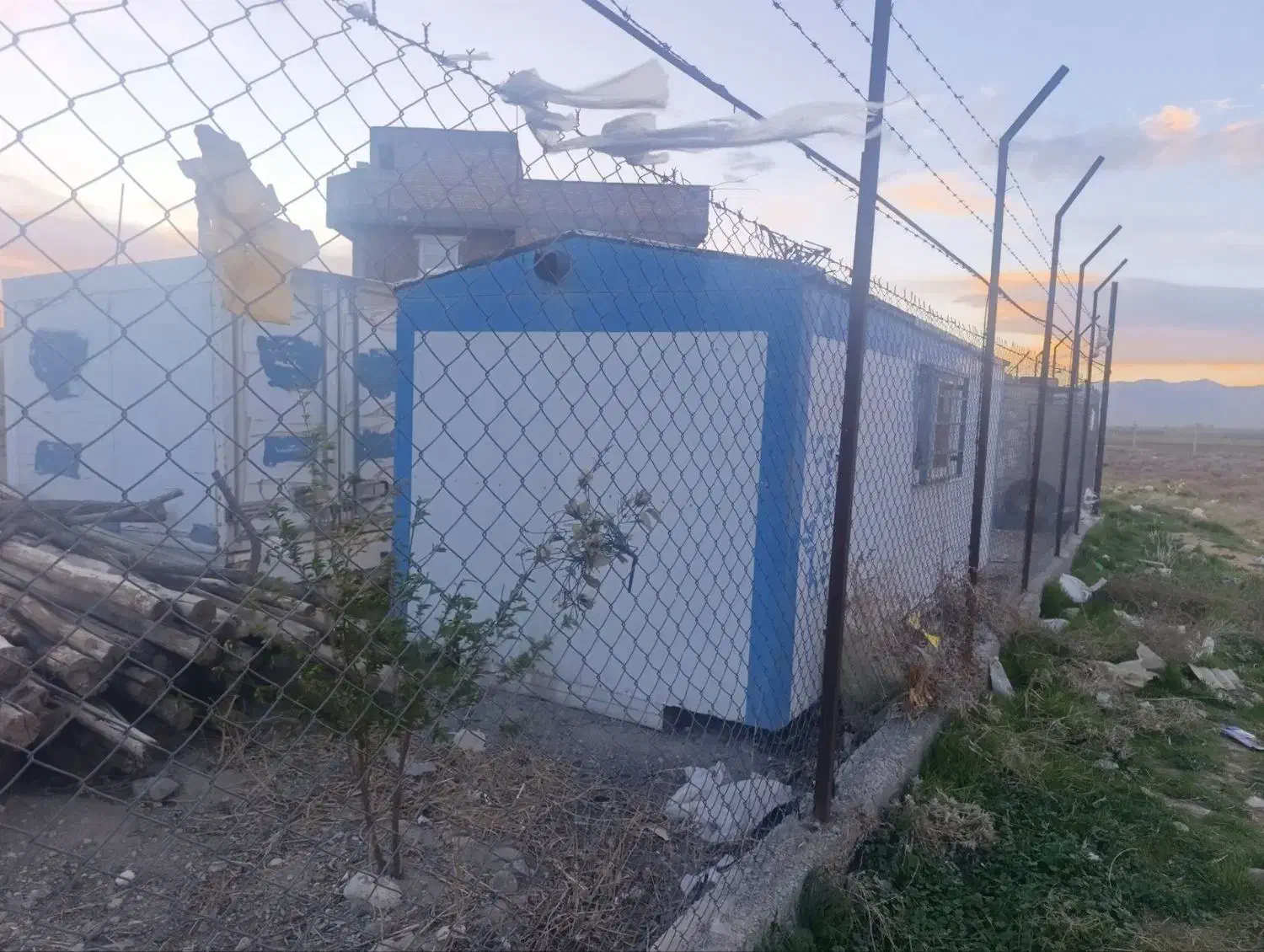 کانکس بزرگ|مصالح و تجهیزات ساختمان|نقده, |دیوار