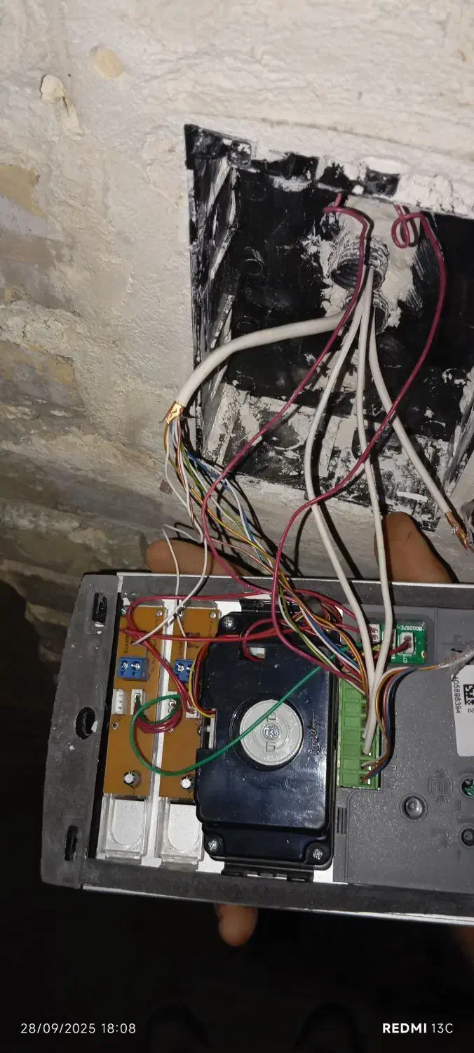 برقکاری ساختمان و نصب دوربین مداربسته و آیفون|خدمات پیشه و مهارت|بجنورد, |دیوار