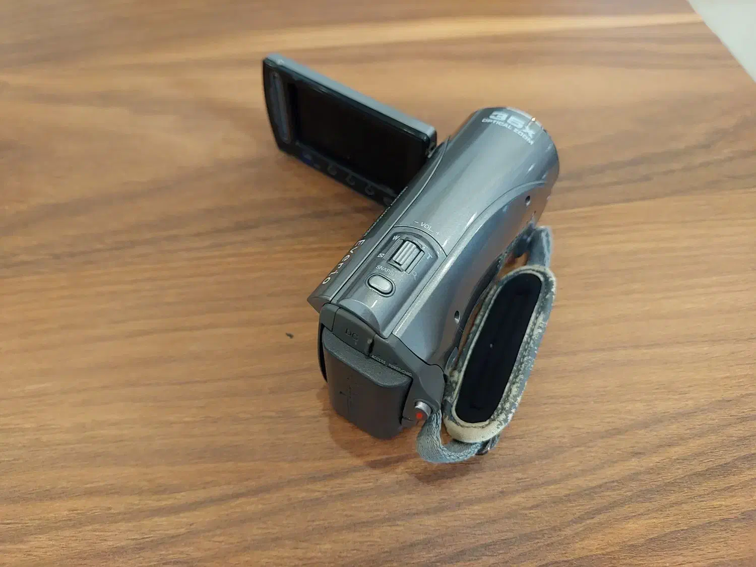 دوربین فیلمبرداری jvc مدل GZ-MS100AS|دوربین عکاسی و فیلم‌برداری|تهران, فدک|دیوار