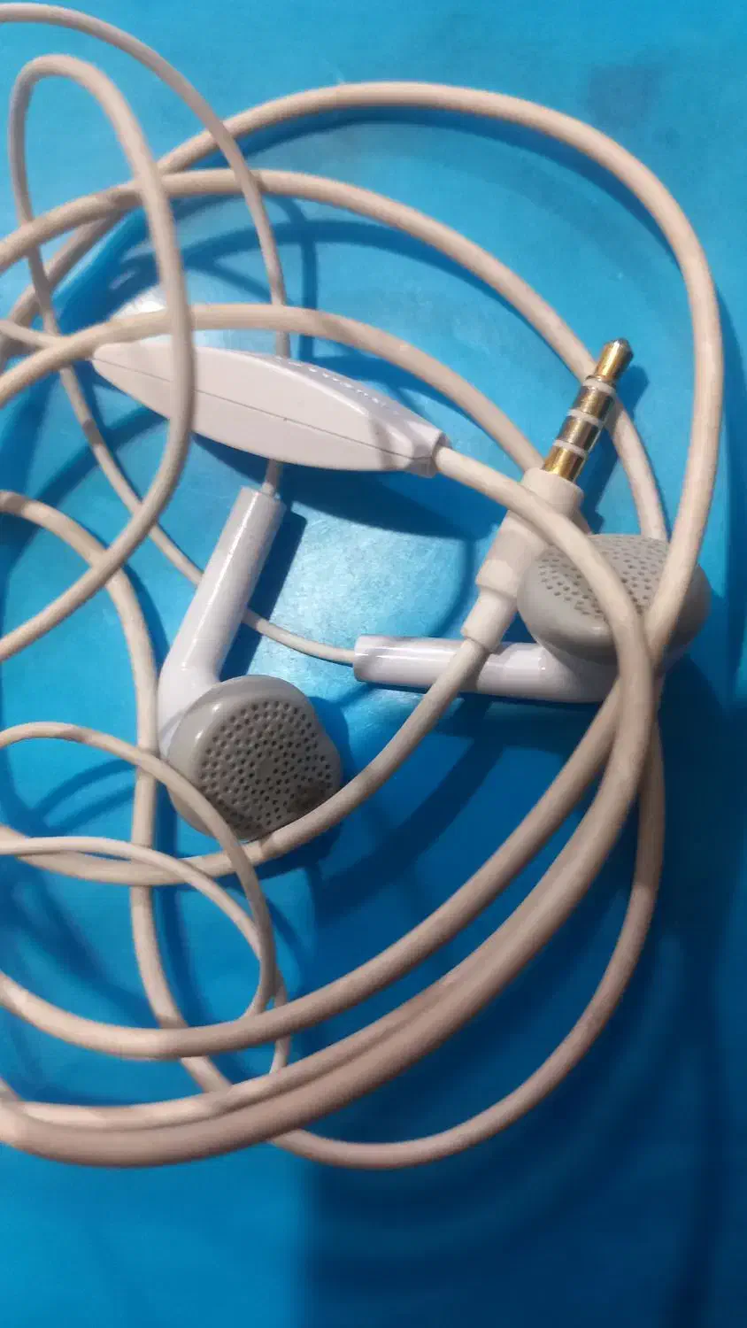 دو عدد هندزفری نو|لوازم جانبی موبایل و تبلت|شاهین‌شهر, حاجی آباد|دیوار