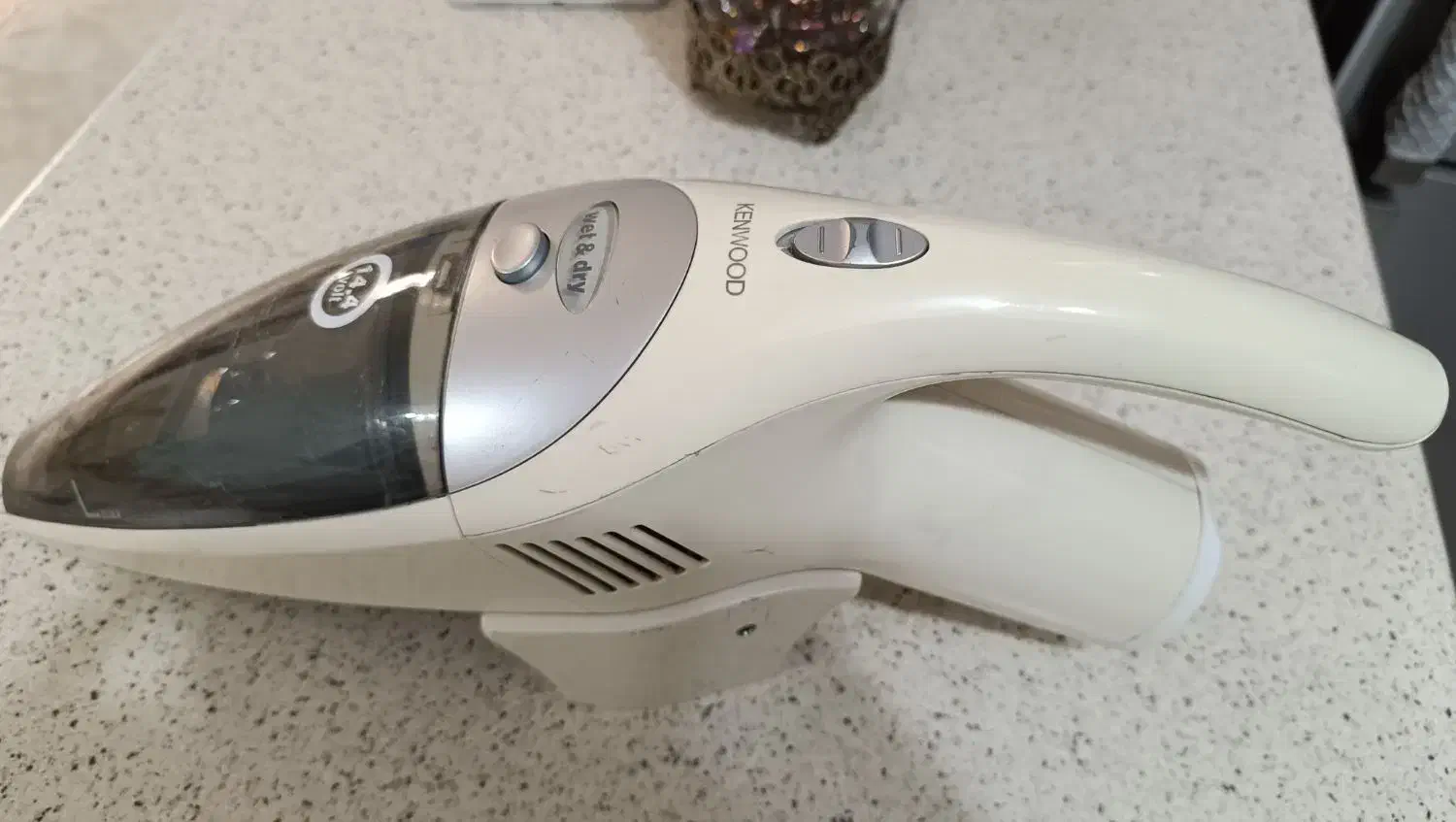 جارو شارژی کنوود کاملا سالم به همراه شارژر|جاروبرقی، جارو شارژی، بخارشو|رشت, حومه رشت|دیوار