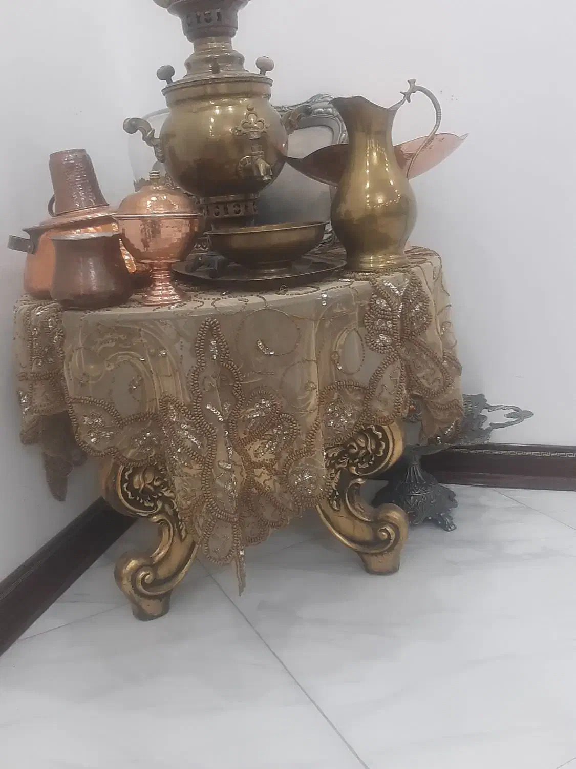 میز خاطره|میز تلفن|قدس, شهر‌قدس|دیوار