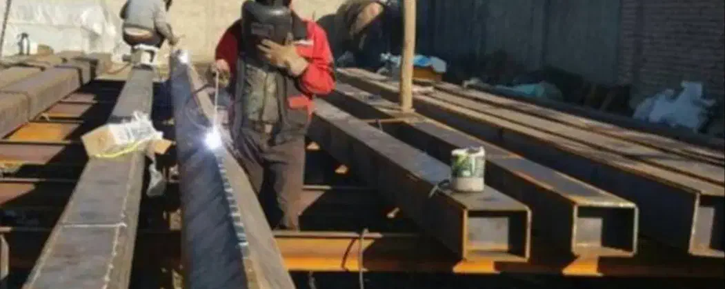 جوشکاری سوله واسکلت وشیروانی یاران|خدمات پیشه و مهارت|قزوین, |دیوار