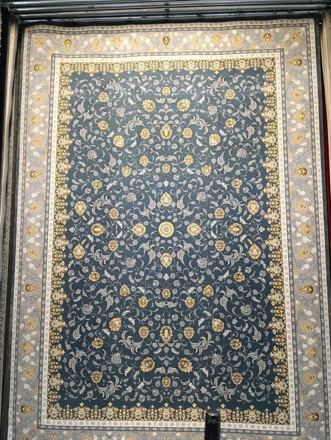 فرش 1200و700شانه نو نو زیر قیمت تکی فروشی|فرش|ساوه, |دیوار