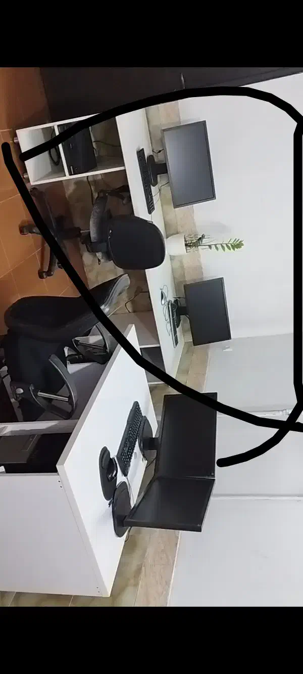 میز کامپیوتر یا اداری یا میز کار|دفتر کار|دورود, |دیوار