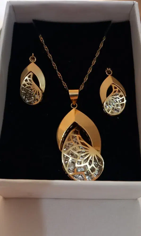 نیم ست زنجیردار|جواهرات|تبریز, |دیوار