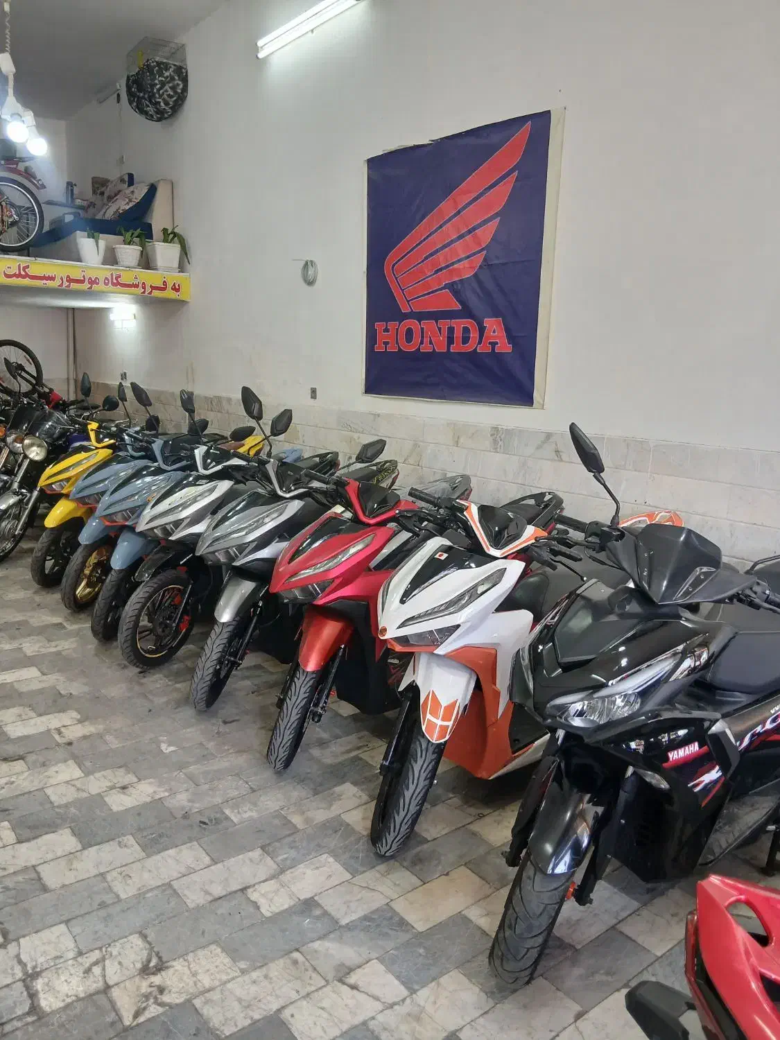 موتور اسکوتر رنگ بندی موجود|موتورسیکلت|قم, شاه ابراهیم|دیوار