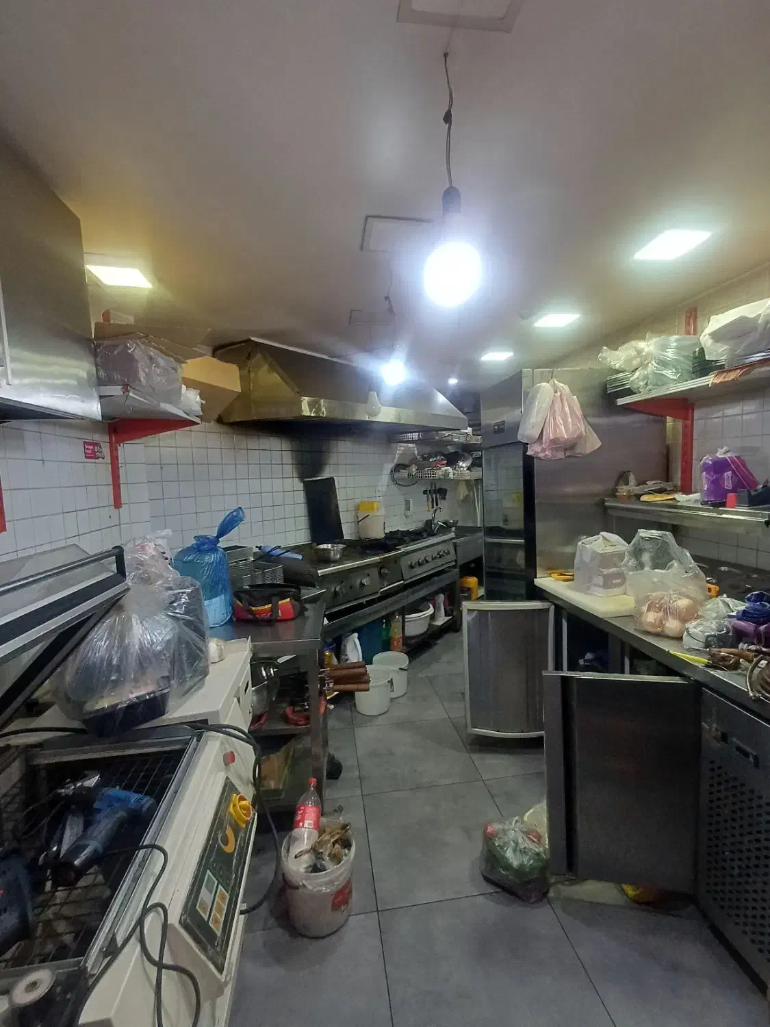 زعفرانیه آصف یک باب مغازه ۱۸ متری با ۱۰ متر بالکن|اجارهٔ مغازه و غرفه|تهران, زعفرانیه|دیوار