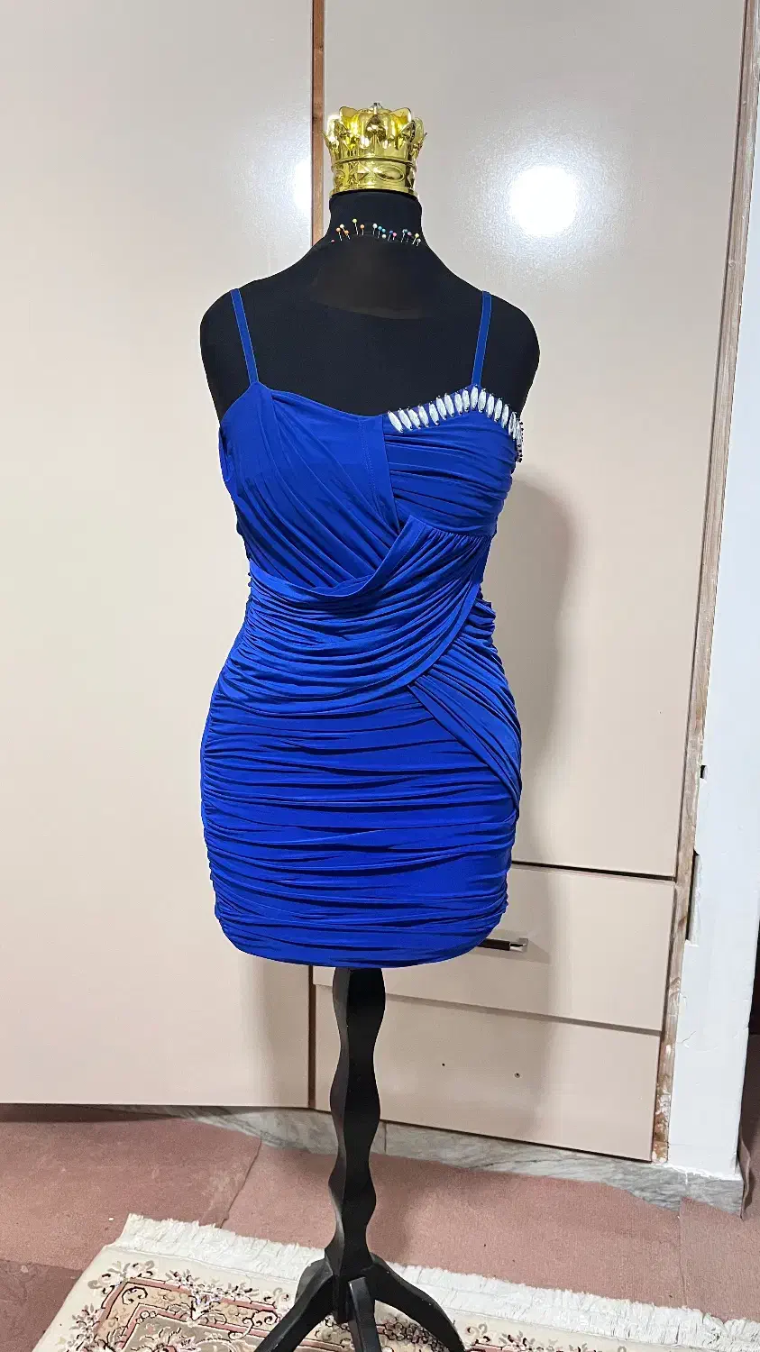 تعدادی لباس مجلسی|لباس|رشت, فرزانه|دیوار