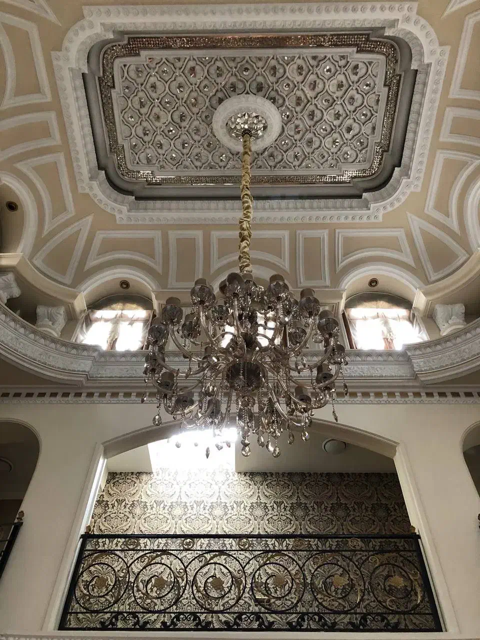 ویلایی ۱۴۰۰متر زمین / ۸۰۰متر بنا تریبلکس / رویایی