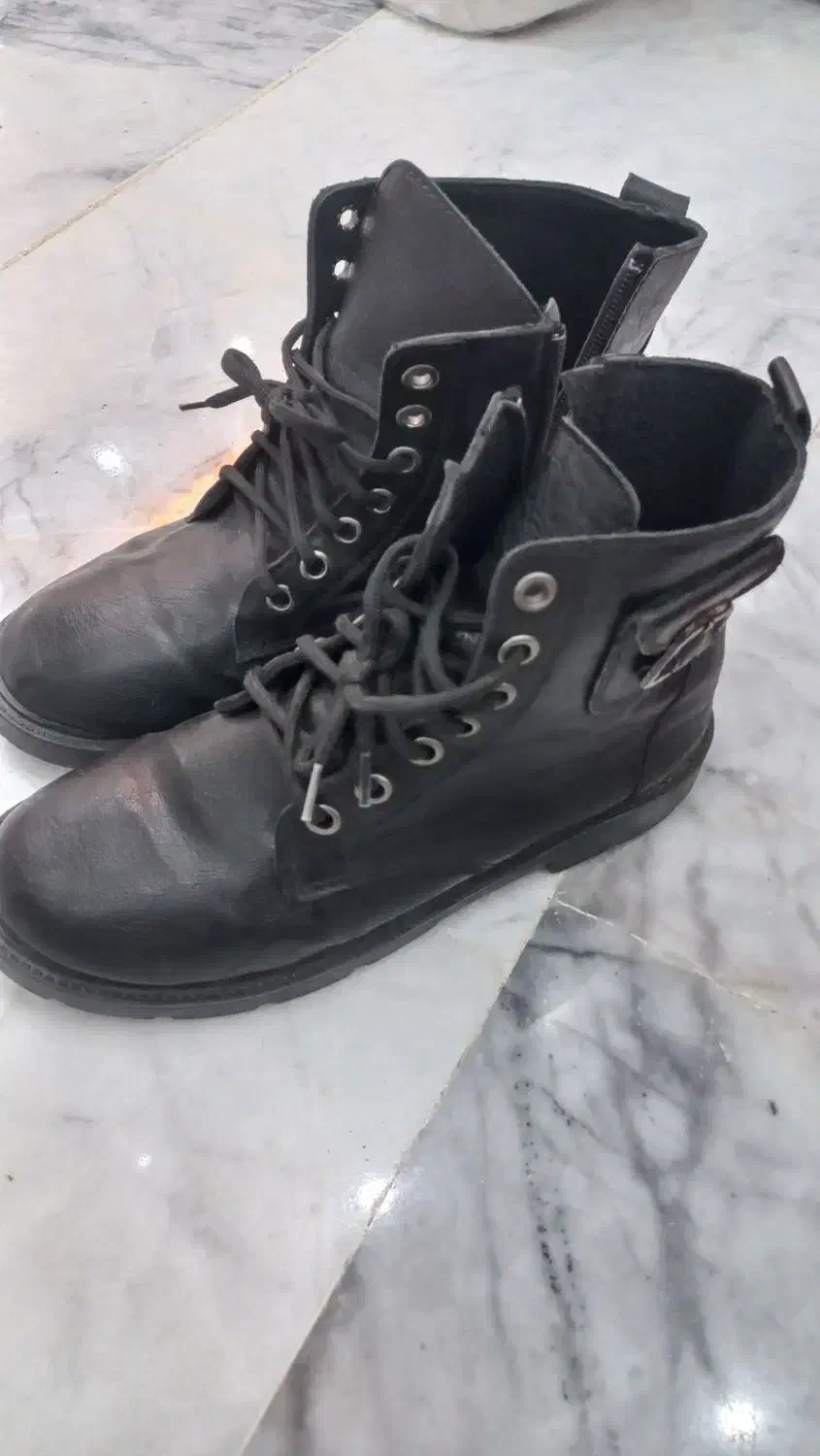 نیم بوت پسرونه سایز ۳۶|کیف، کفش، کمربند|نسیم‌شهر, |دیوار