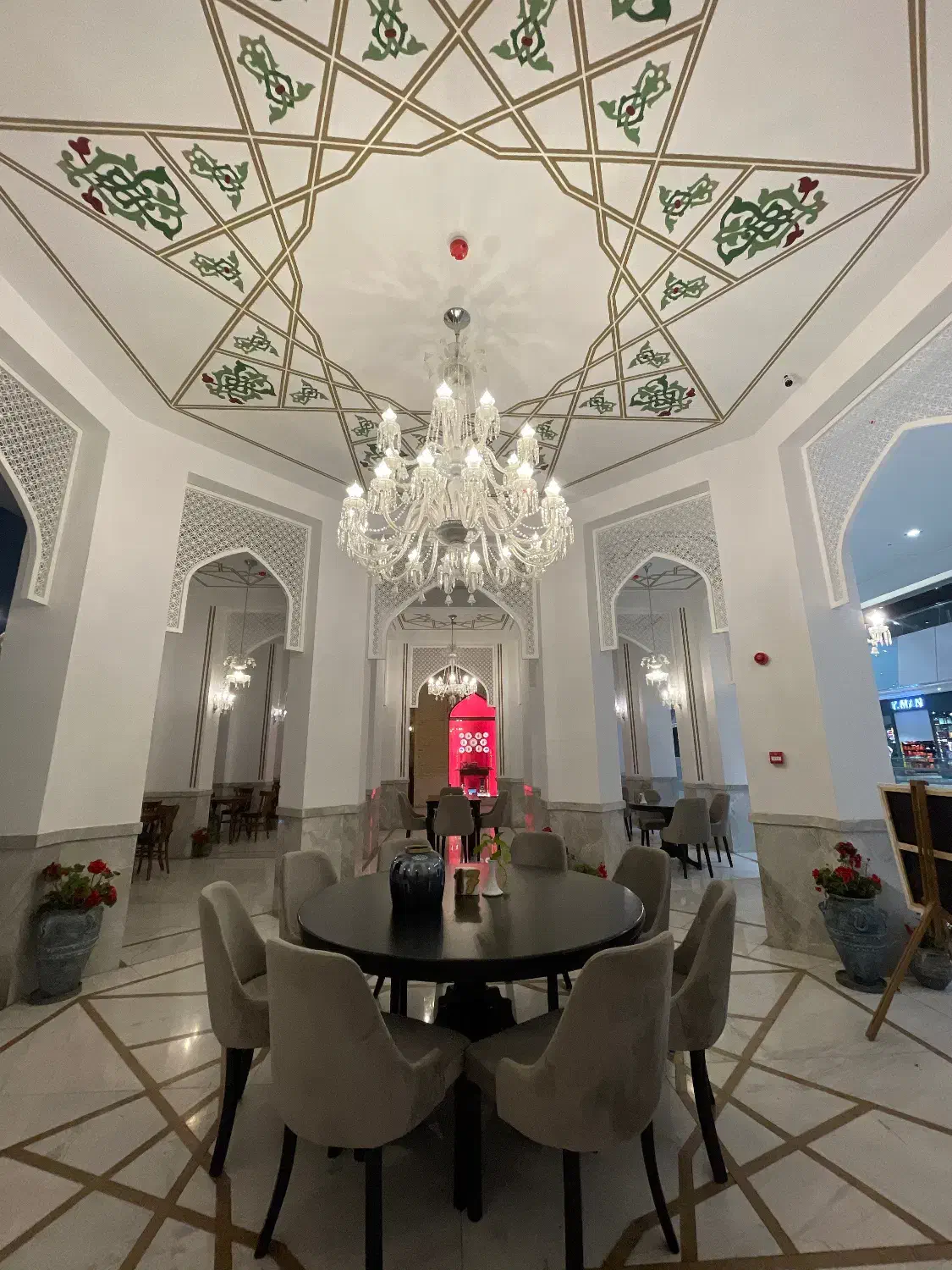 ویتر و هاست - ایرانمال|استخدام خدمات فروشگاه و رستوران|قدس, شهرقدس|دیوار