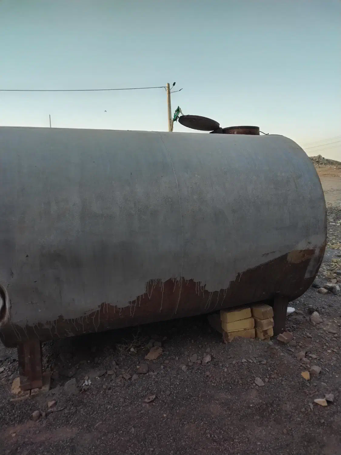 تانکر سه هزار لیتری به شرط سالمی پول لازمم|مصالح و تجهیزات ساختمان|خوشاب, |دیوار