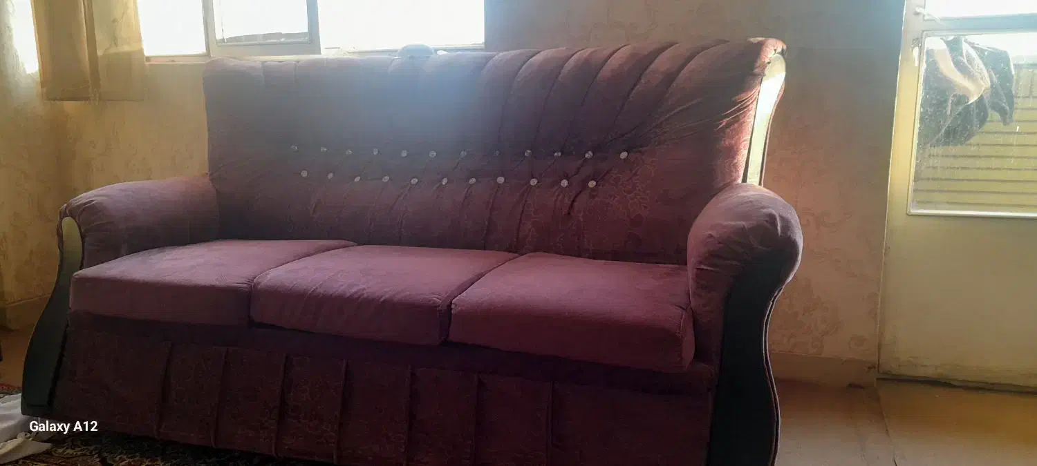 مبلمان هفت نفره سالم و تمیز|مبلمان خانگی و میز عسلی|فولادشهر, فولادشهر|دیوار