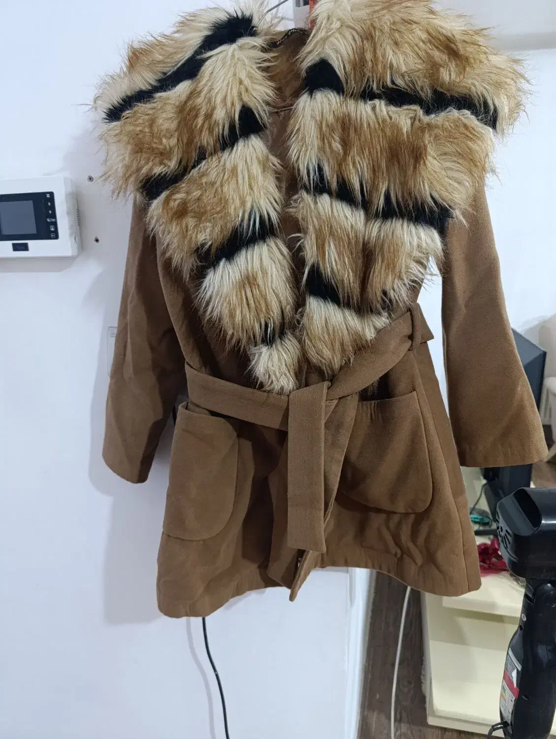 پالتو|لباس|اصفهان, رزمندگان|دیوار