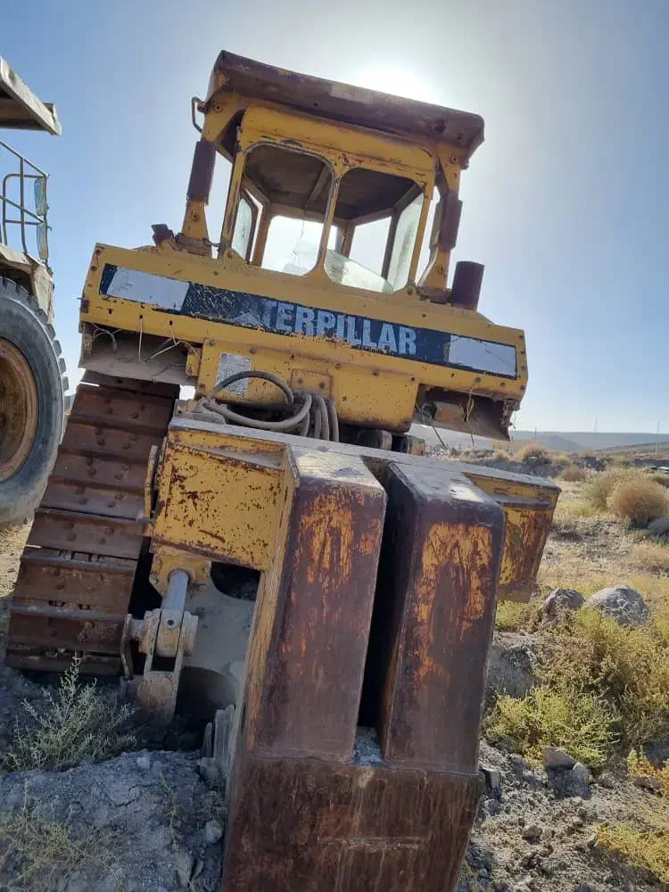 بلدوزر دی ۸ مثلثی|ماشینآلات صنعتی|سوسنگرد, |دیوار