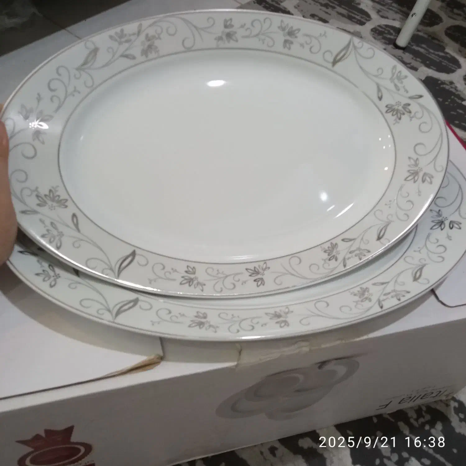 سرویس پذیرایی چینی زرین اصل ۱۸نفره نو ظروف غذاخوری|ظروف سرو و پذیرایی|کرمانشاه, |دیوار