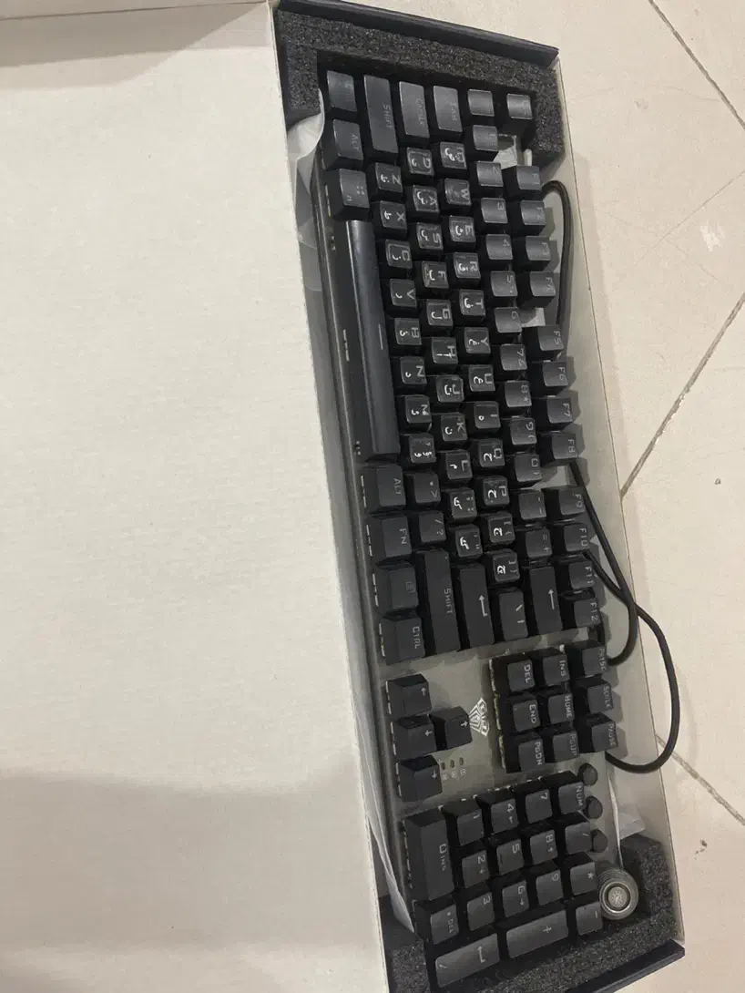 کیبورد مکانیکال گیم و دستگاه خنک کننده لب تاپ|قطعات و لوازم جانبی رایانه|پرند, فاز ۳|دیوار