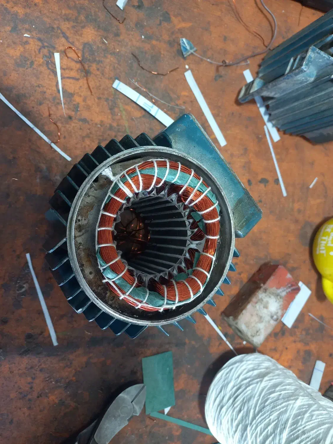 سیم پیچی.|خدمات پیشه و مهارت|آبیک, |دیوار