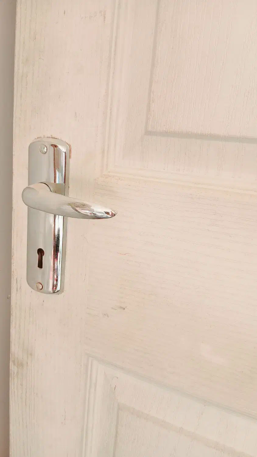 درب چوبی|مصالح و تجهیزات ساختمان|اصفهان, شهرک کوثر|دیوار