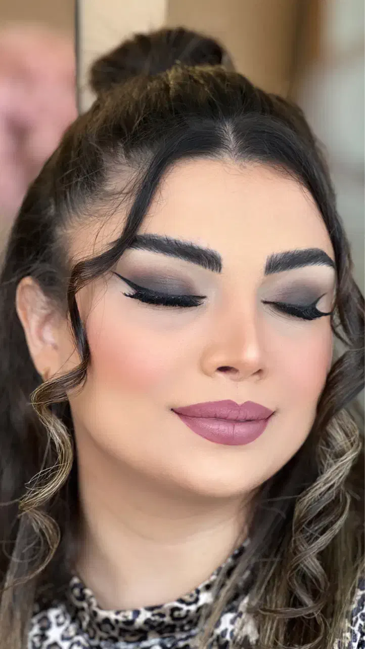 مدل برای میکاپ|خدمات آرایشگری و زیبایی|دالخانی, |دیوار