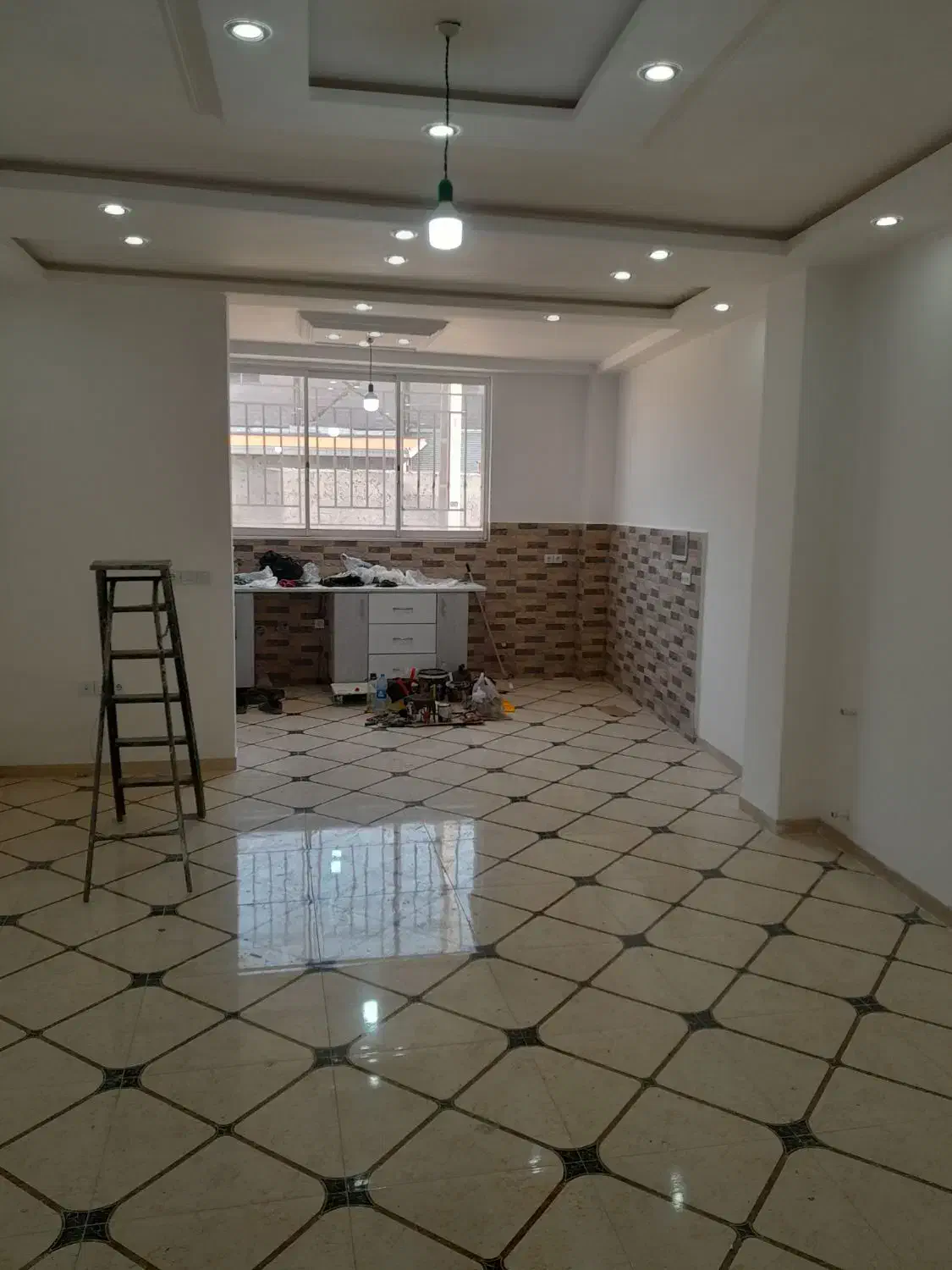 نقاشی ساختمان|خدمات پیشه و مهارت|لاهیجان, شهرک سلمان فارسی|دیوار