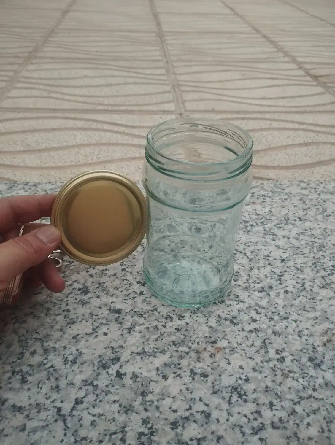 شیشه خالی یک کیلویی|ظروف نگهدارنده، پلاستیکی، یک‌بارمصرف|شاهرود, |دیوار