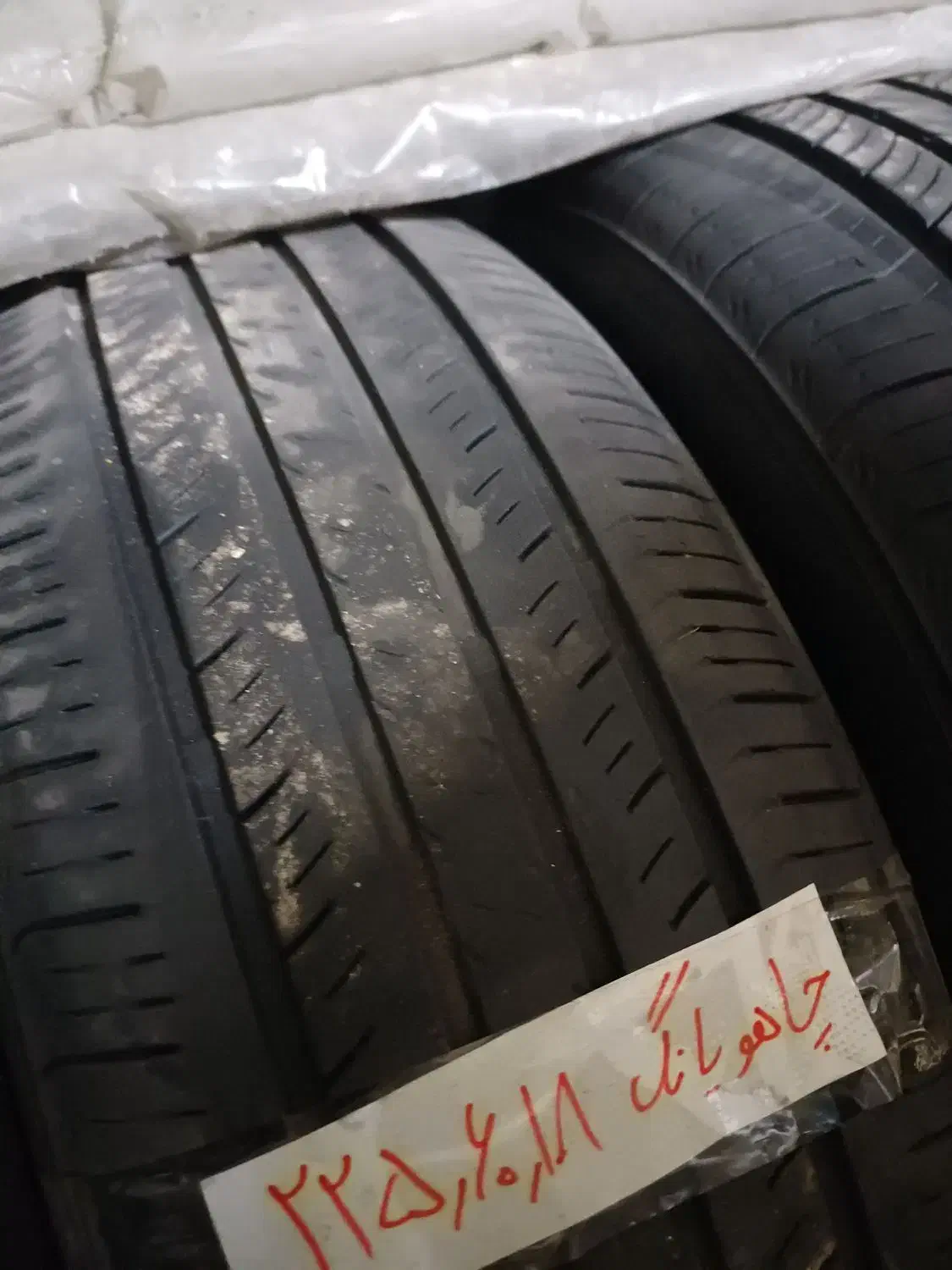 لاستیک دست دوم ۲۲۵ ۶۰ ۱۸|قطعات یدکی و لوازم جانبی|مشهد, کوشش|دیوار