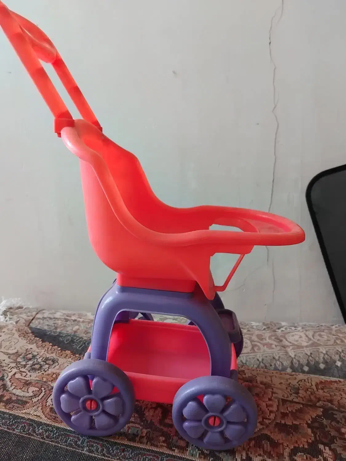 کالسکه|اسباب‌بازی بچه|شوش, |دیوار