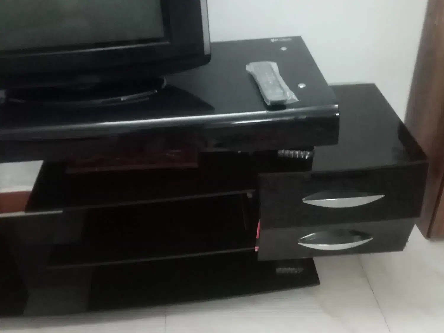 میز تلویزیون شیشه ای|میز تلویزیون|مشهد, حضرت حجت|دیوار