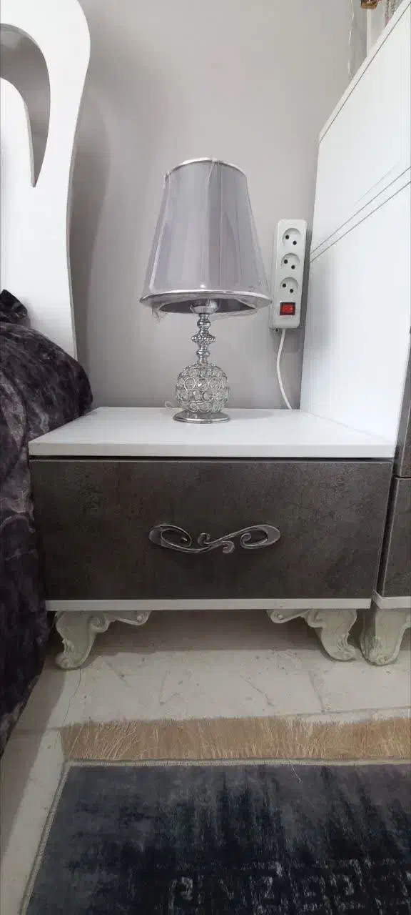 تخت و پاتختی|تخت و سرویس خواب|رشت, کوی مهر|دیوار