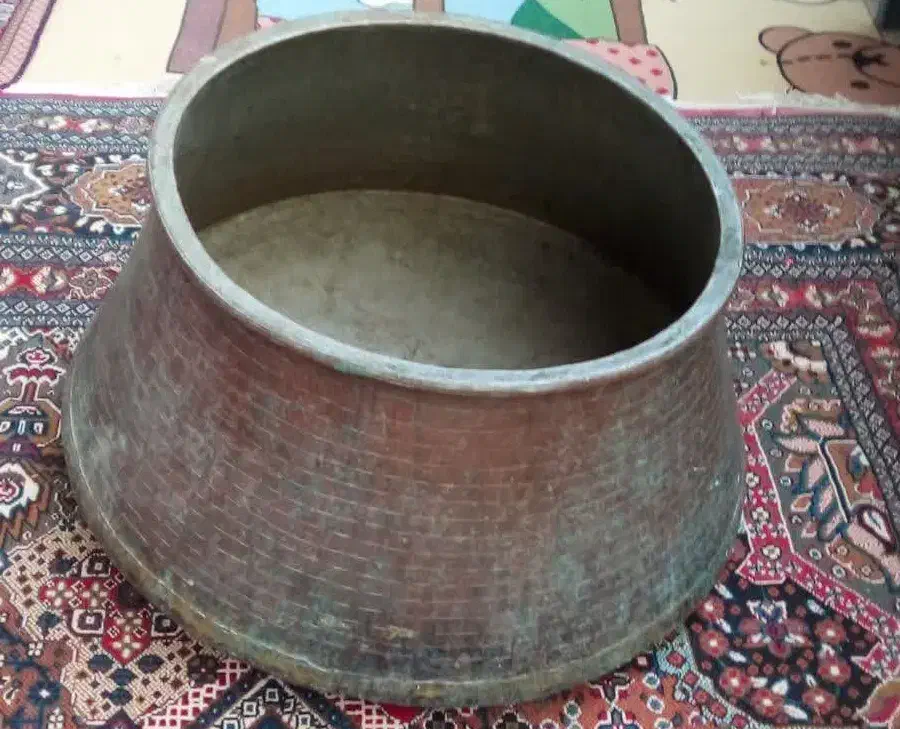 دیگ مسی|کلکسیون اشیاء عتیقه|زنجان, |دیوار
