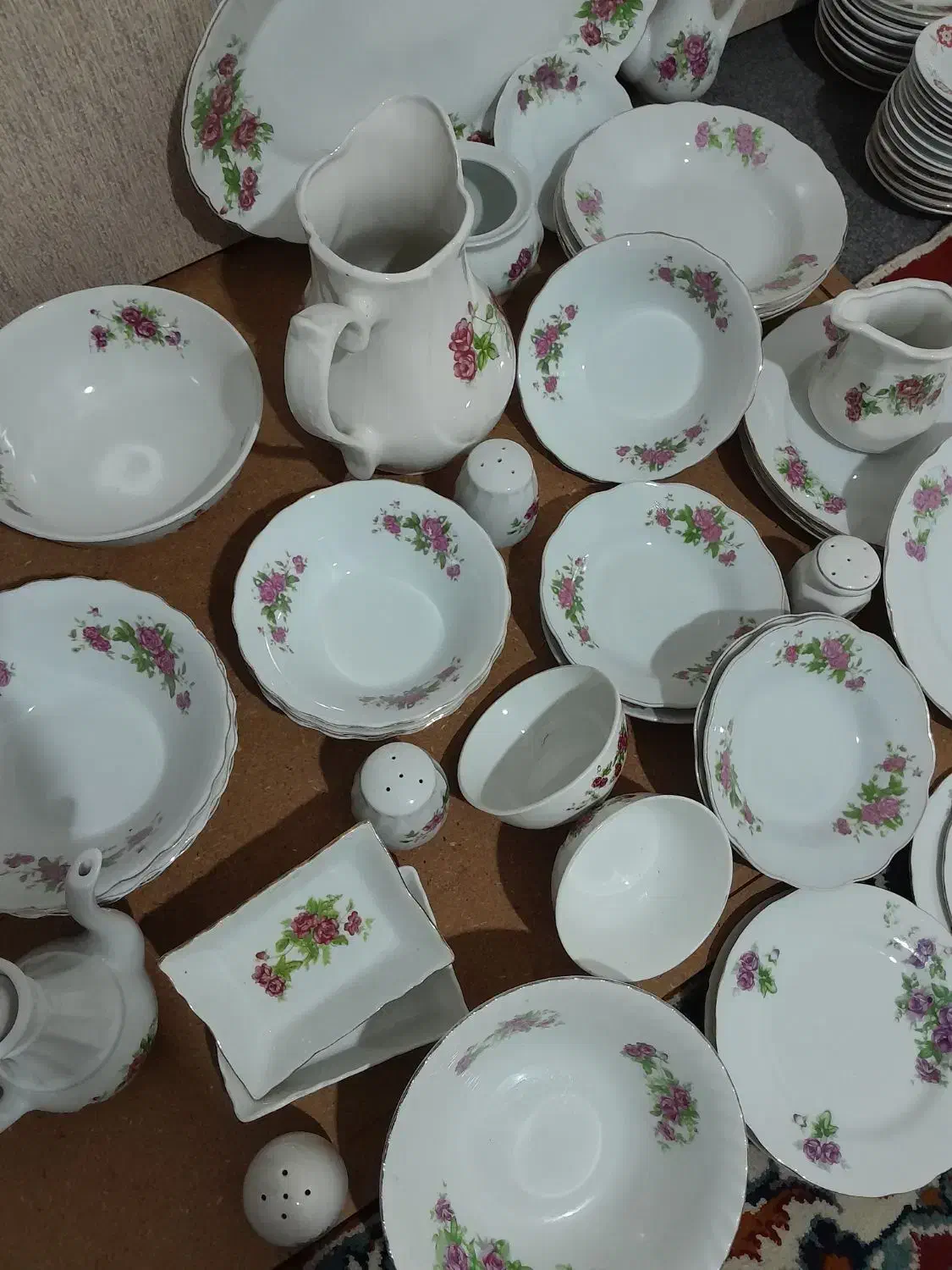 مجموعه گلسرخی.قیمت ذکرشده مربوط به سوپخوری میباشد|ظروف سرو و پذیرایی|رشت, جانبازان|دیوار