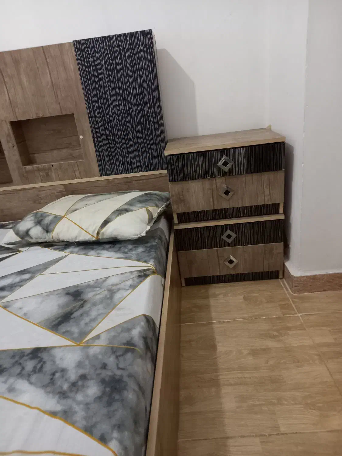 سرویس تخت mdf|تخت و سرویس خواب|رشت, باهنر|دیوار