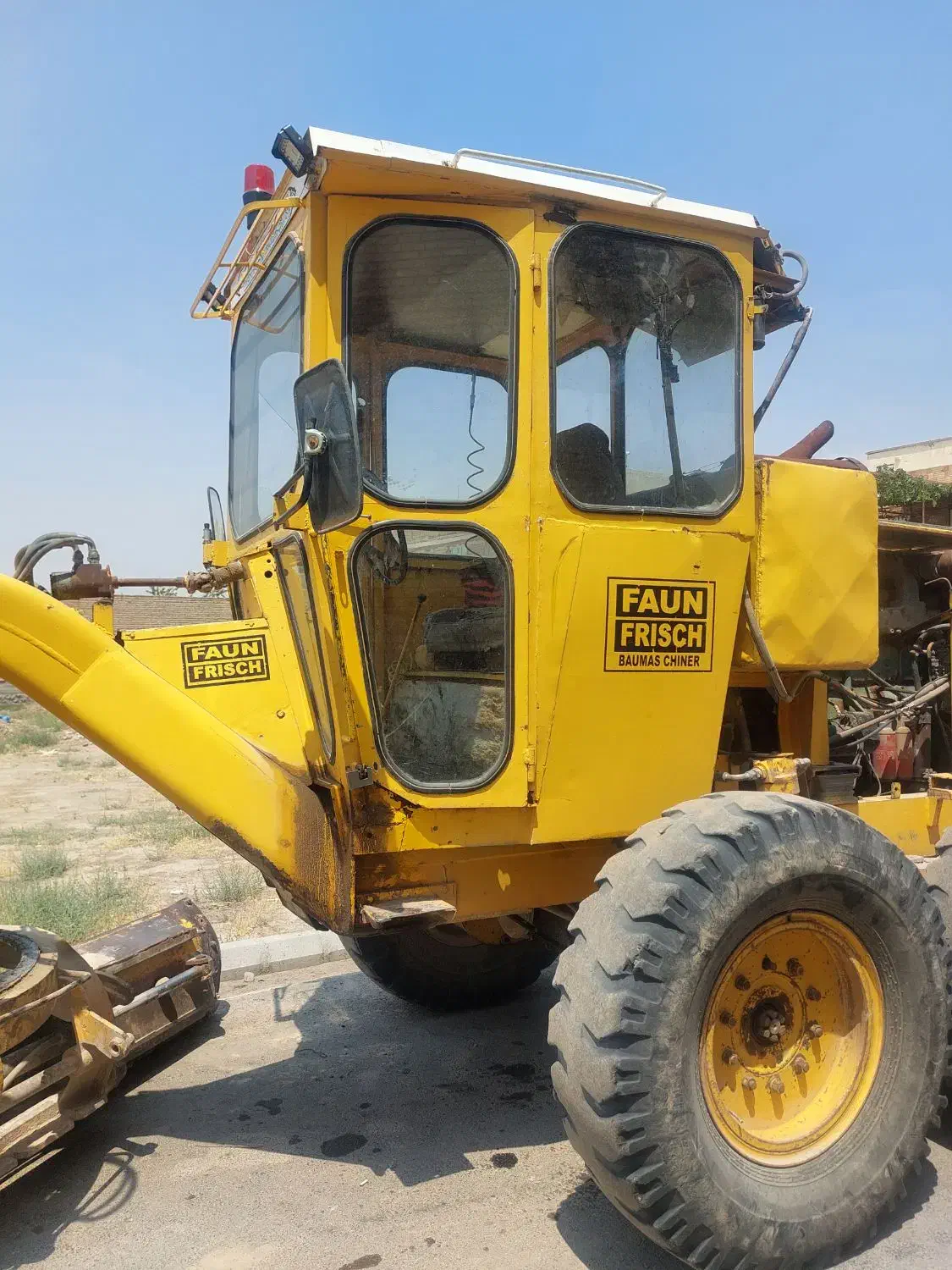 فینیشر وگریدر اکیپ پخش آسفالت وزیرسازی|خدمات پیشه و مهارت|تبریز, |دیوار