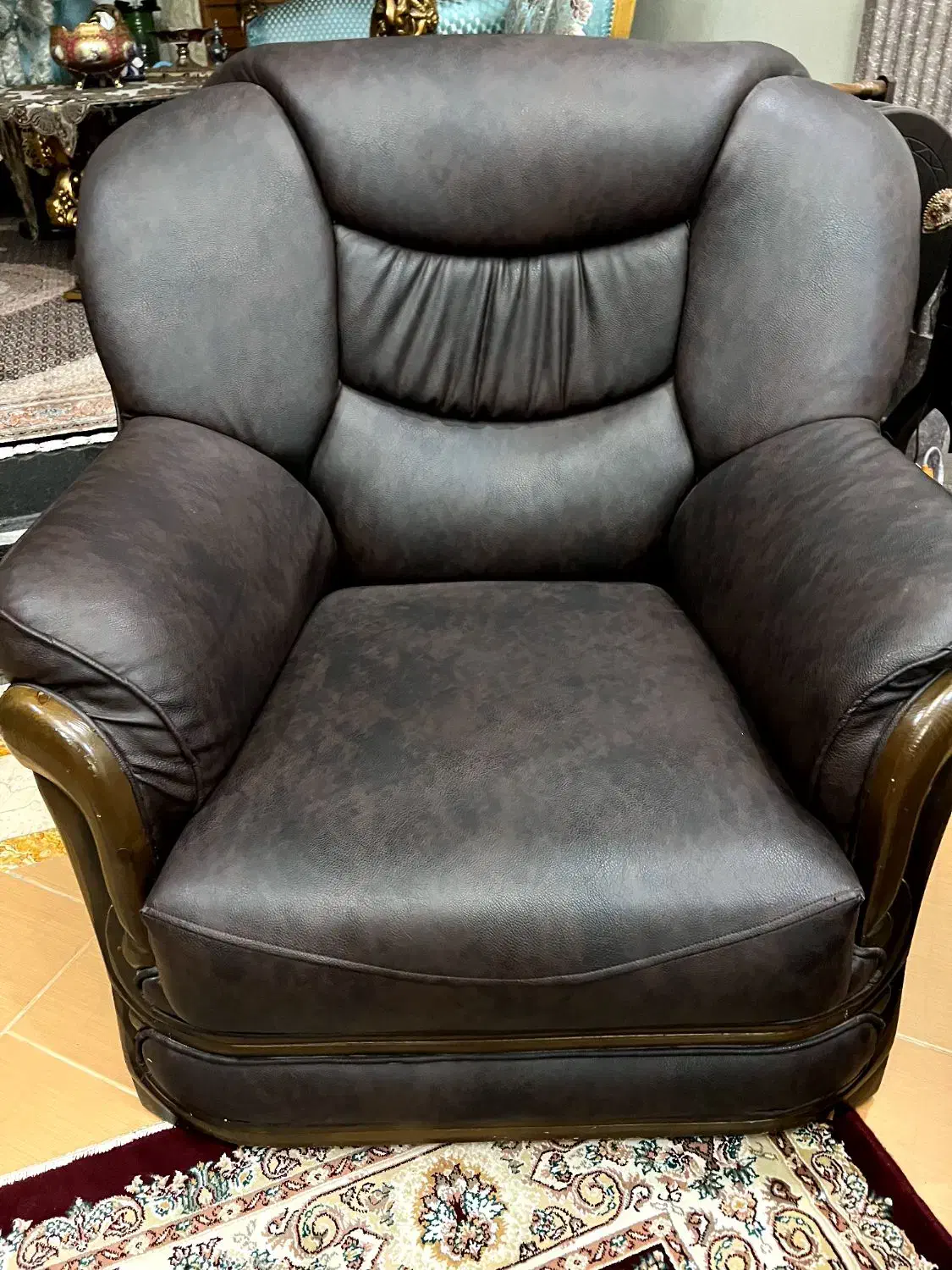 مبل چرم|مبلمان خانگی و میز عسلی|نور, |دیوار