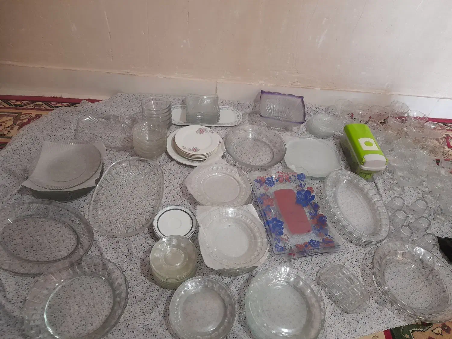 ظرف شیشه ای درحد نو بدونه استفاده|ظروف سرو و پذیرایی|ایذه, |دیوار