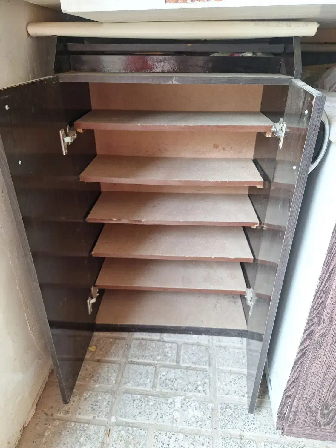 جاکفشی|جاکفشی، کمد، دراور|تربت جام, فاز ۳ فرهنگیان|دیوار