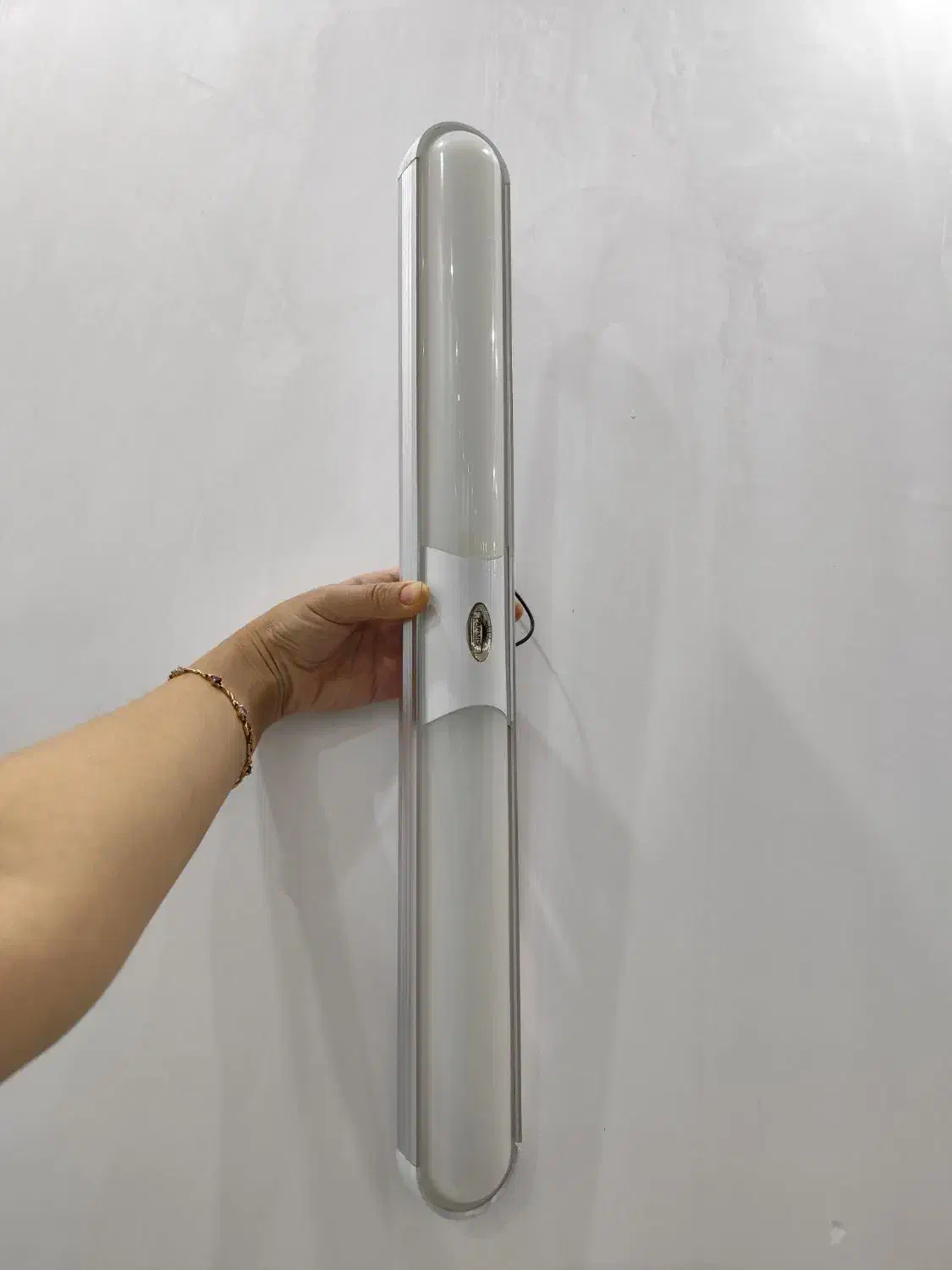 مهتابی|لامپ و چراغ|رباط‌کریم, رباط‌کریم|دیوار