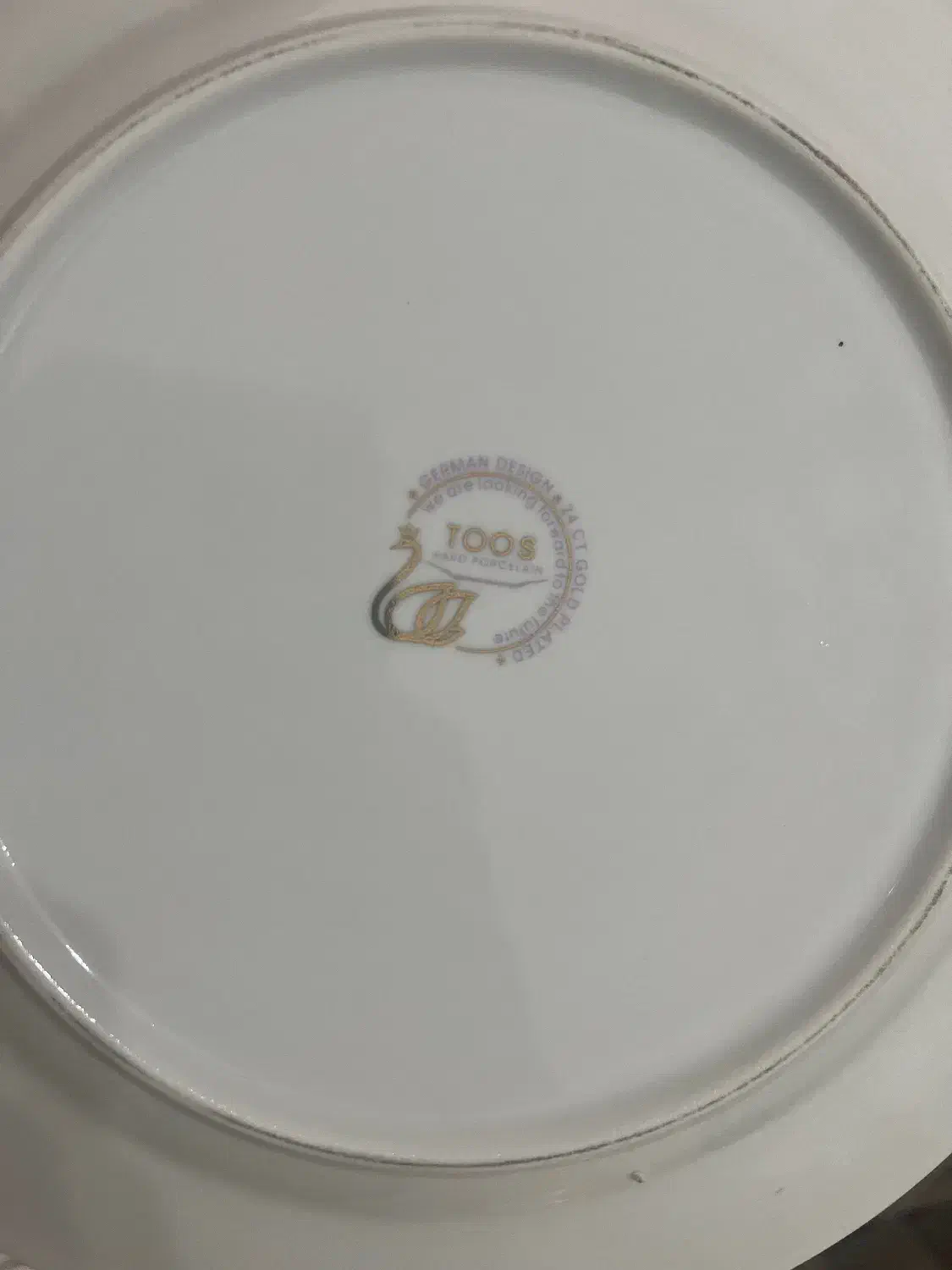 سرویس چینی توس کاملا نو ۱۰۸ پارچه|ظروف سرو و پذیرایی|مشهد, انقلاب|دیوار