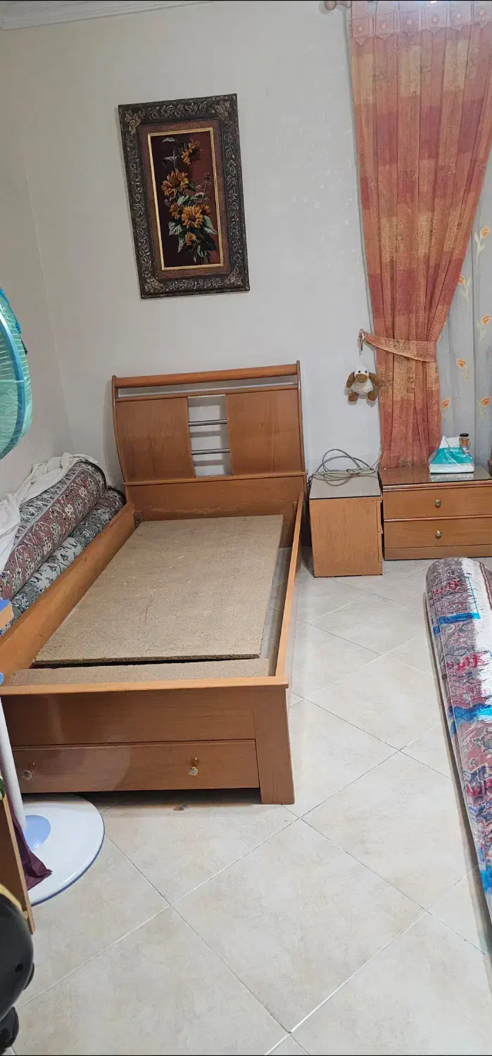تخت خواب یک نفره کشو دار به همراه پا تختی|تخت و سرویس خواب|تهران, ازگل|دیوار