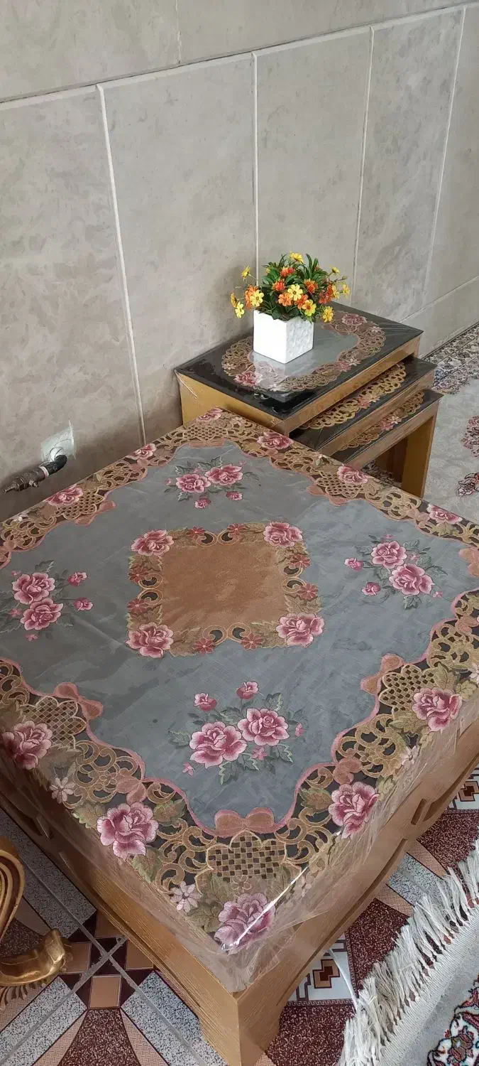 میز جلو مبلی ۴ تکه|مبلمان خانگی و میز عسلی|یزد, |دیوار