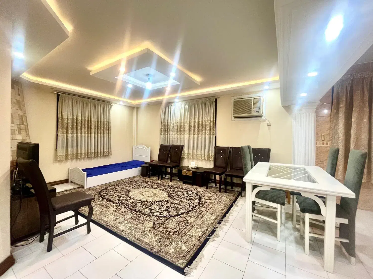 آپارتمان ۹۰متری/ معلم/ پارکینگ اختصاصی|فروش آپارتمان|رشت, معلم|دیوار