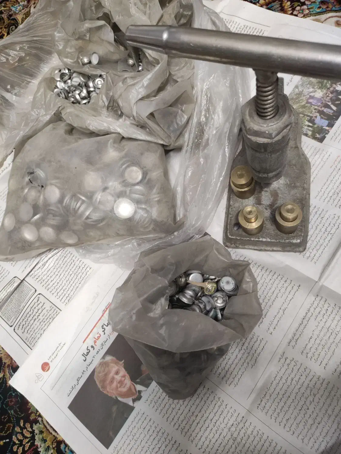 دستگاه دکمه زن دستی|کلکسیون اشیاء عتیقه|تهران, جوادیه تهرانپارس|دیوار