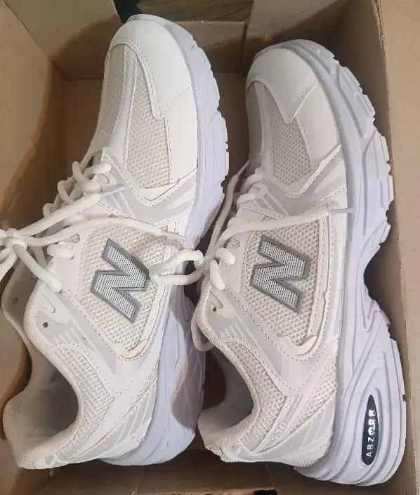 کفش نیوبالانس سفید 530 سایز 43|کیف، کفش، کمربند|مرند, |دیوار