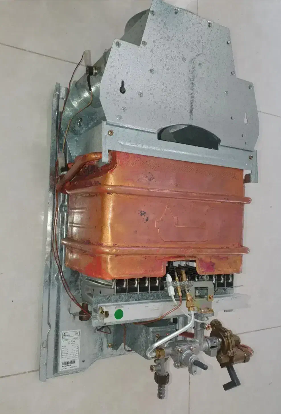 آبگرمکن بوتان 3115|آبگرمکن، پکیج، شوفاژ|اندیشه, اندیشه فاز ۳|دیوار