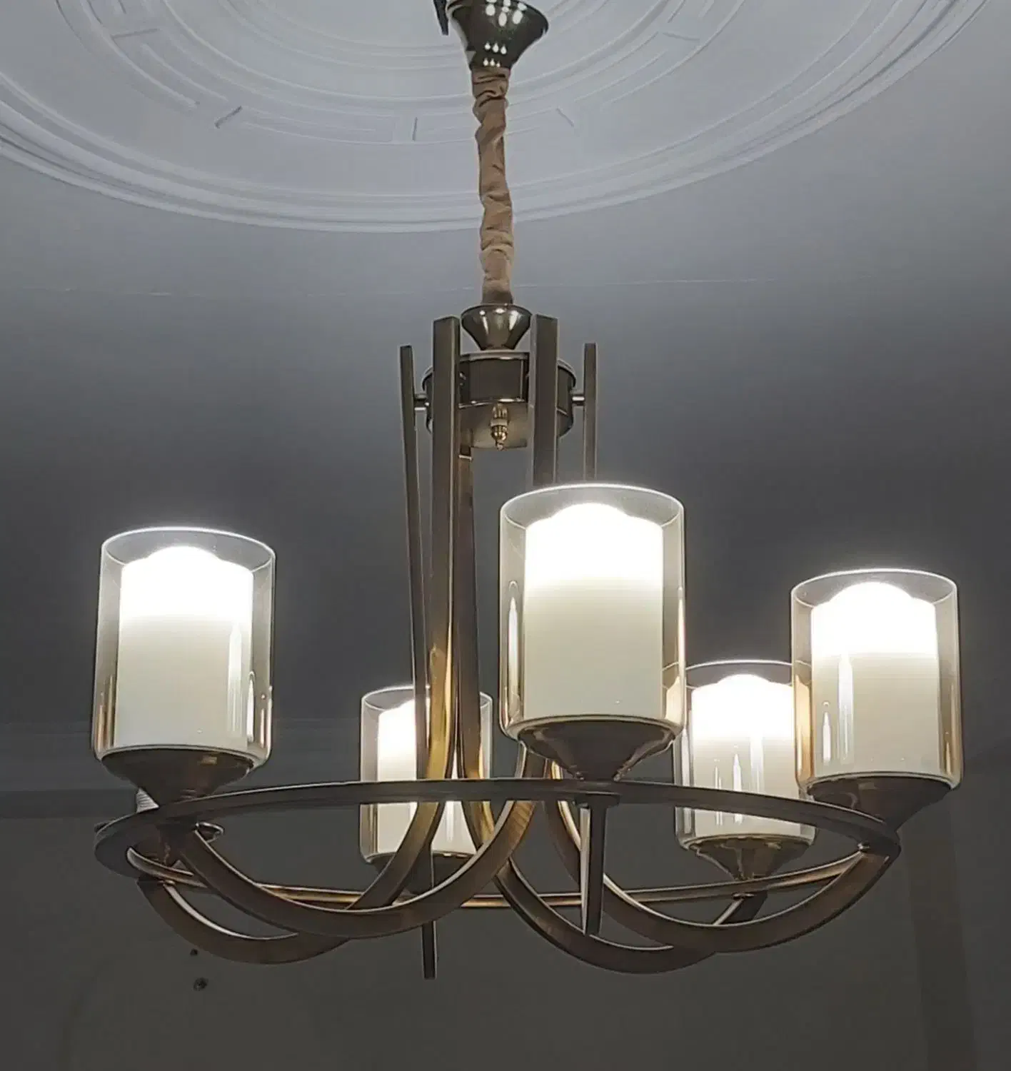 لوستر در حد نو.|لوستر و چراغ آویز|کرج, کرج نو|دیوار